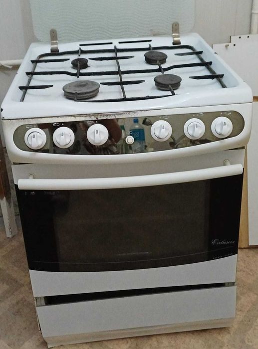 Продам плиту. Поджиг. Газ контроль. Самовывоз