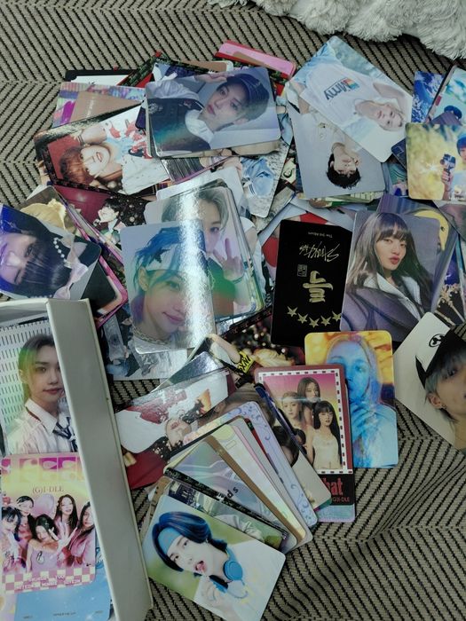 Продам K-pop карточки