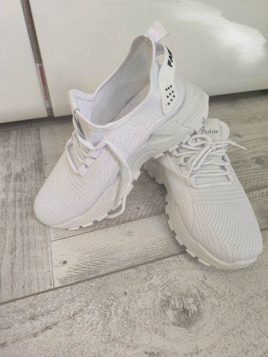 Дамски маратонки