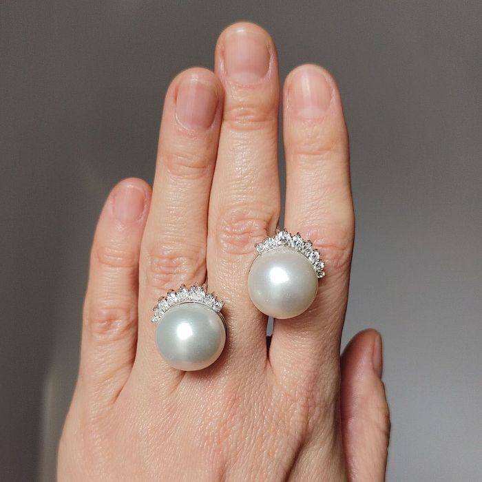 cercei cu perle mari South Sea, diamante 1.35ct, aur 18k, certif.