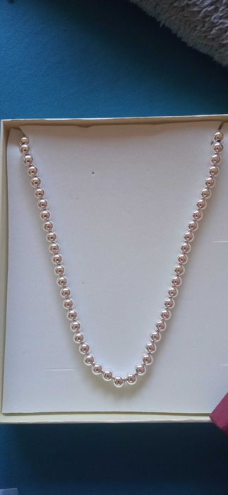 Чисто нов, масивен и дълъг, сребърен ланец в кутия