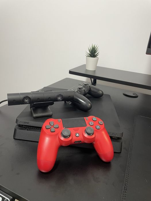 PS4 Slim 1TB Ca Nou! 2 controllere 4 jocuri! Camara PS VR!