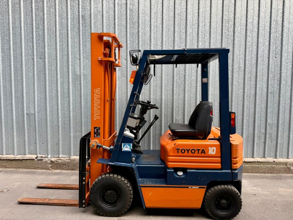 Кара Toyota тонник привозной