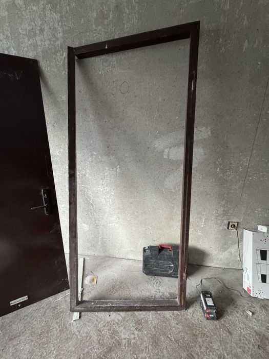 Продавам желязна врата