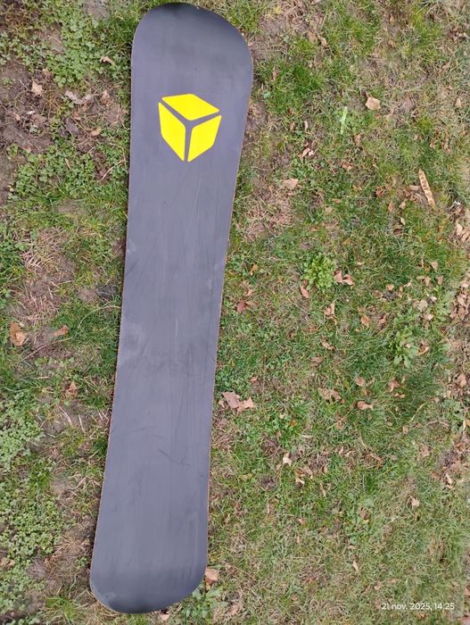 Vând placa snowboard