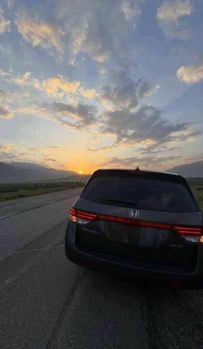 Honda Odyssey Touring (North America) Full позиция