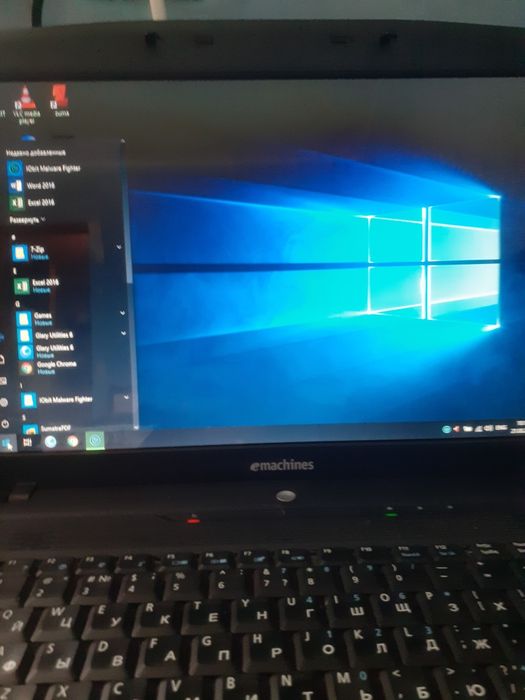 НоутбукEmachinesИдеал