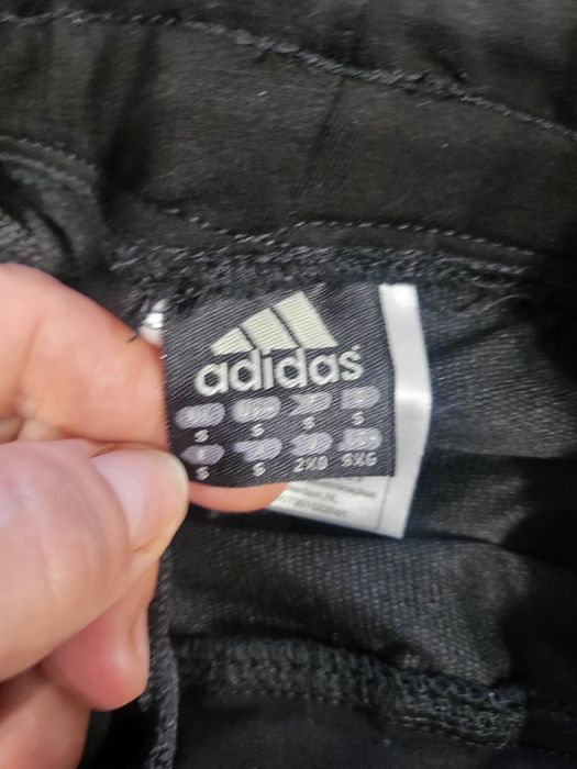 Vand pantaloni de trening adidas