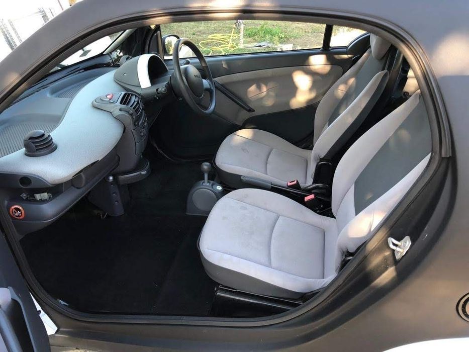 Smart for two продава се цял за регистрация или части пак цял.