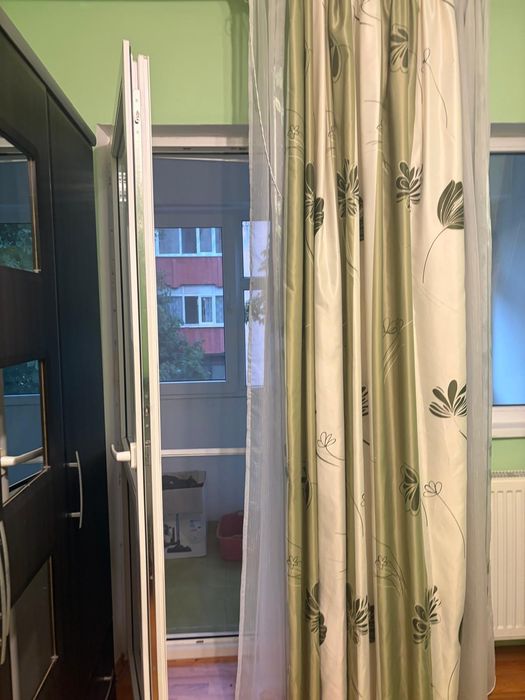 De închiriat apartament 3 camere