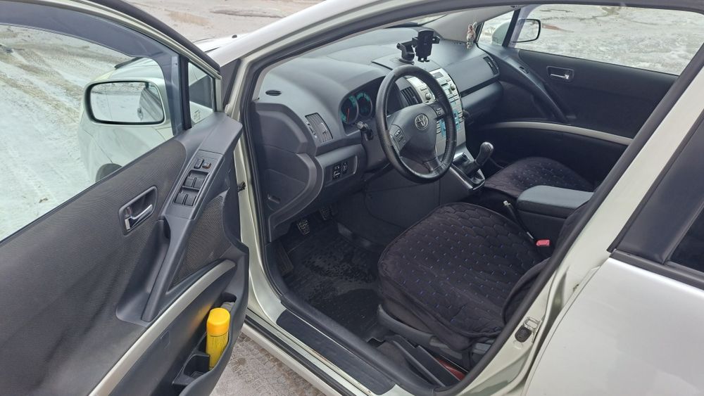 Продам Тойота Королла Версо