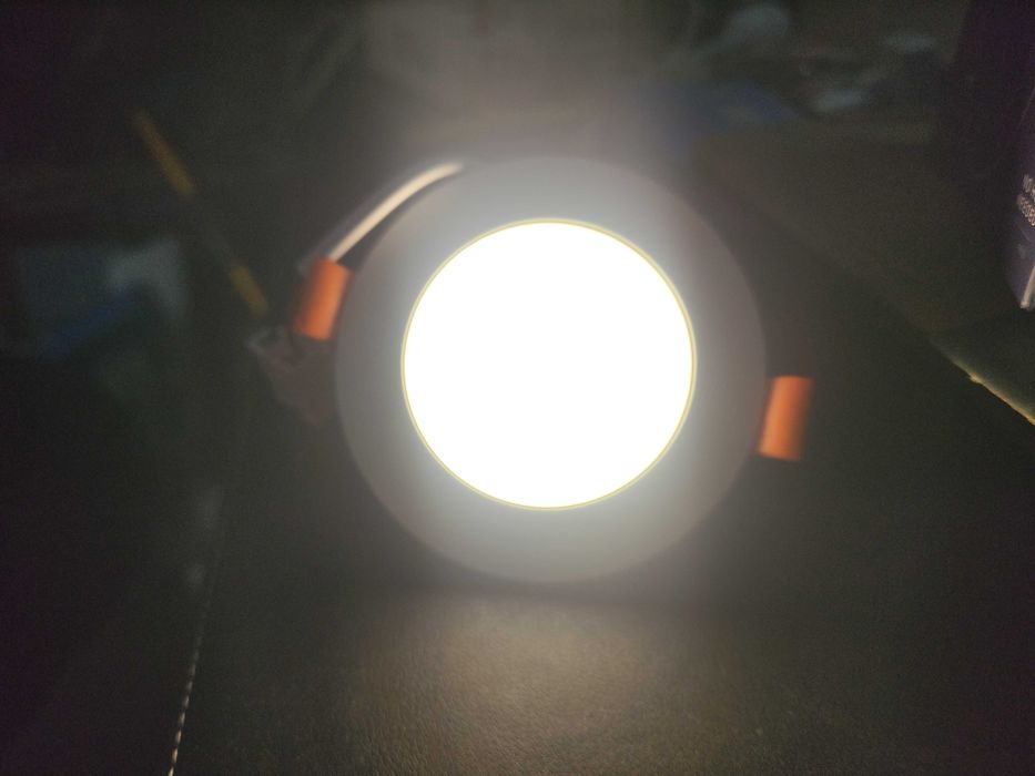 LED RGB смарт вградени спотове димируеми с APP – 4 броя