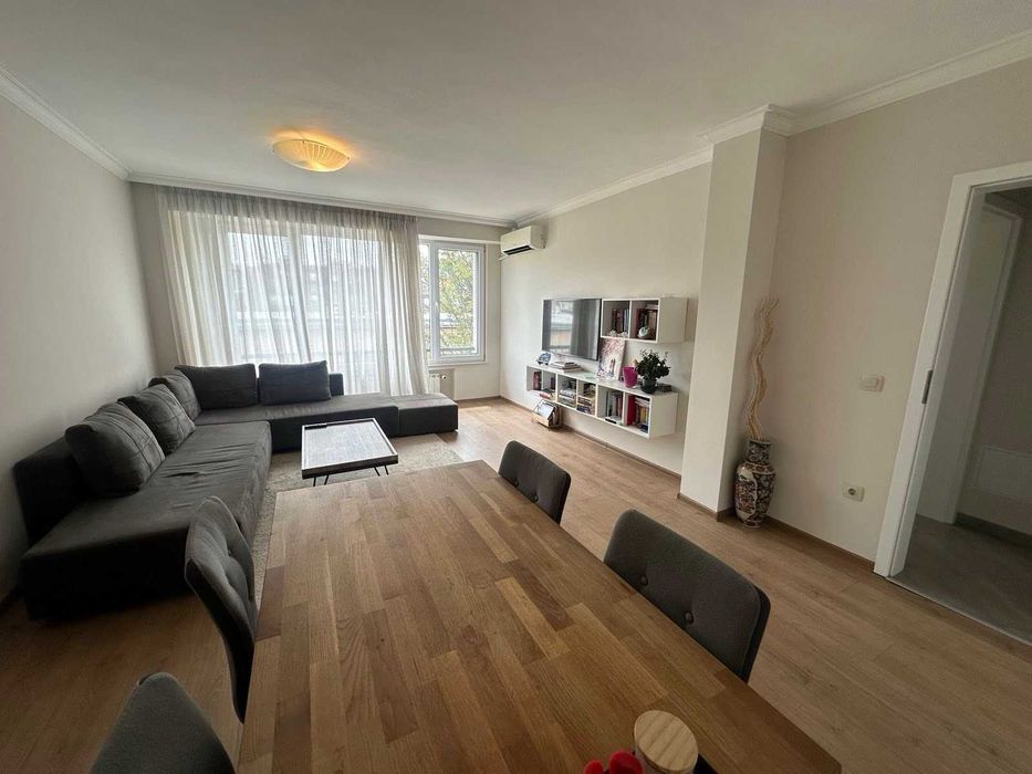 Дава се под наем Тристаен апартамент в София, Лозенец - 100 кв.м за 1120 € - Снимка #1