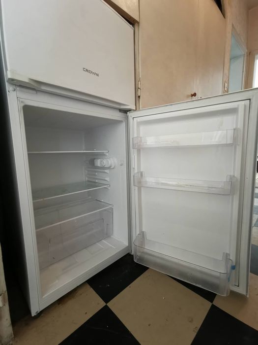 Хладилник с горна камера 120см