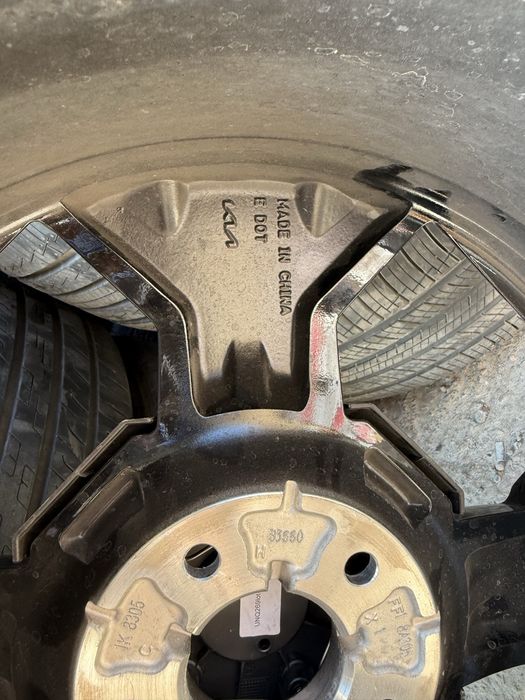 R19 Kia sportaj yangicha madeli deska balon arginal