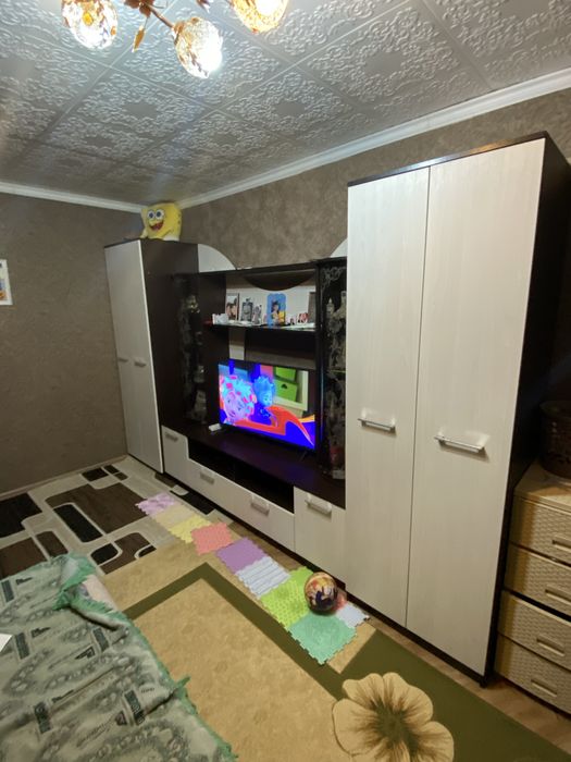 Продам стенку гостиную в хорошем состоянии