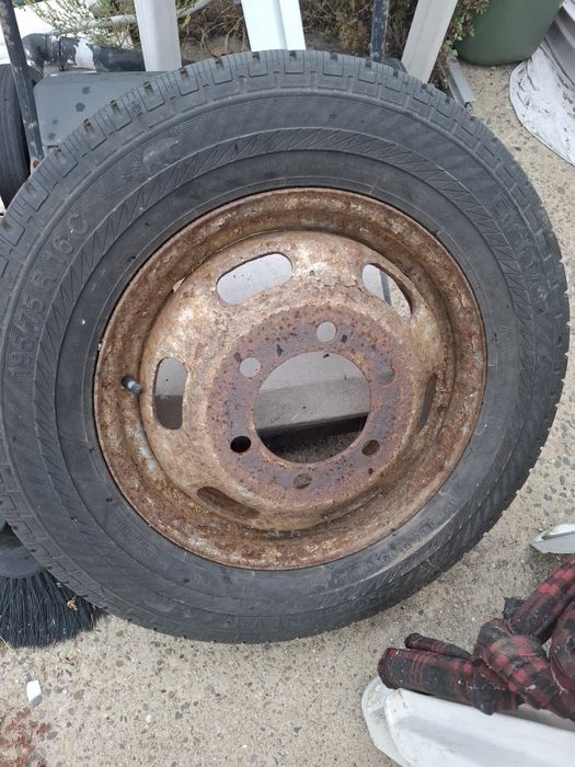 Vand roata de rezerva pentru FORD Transit,distanta intre prezoane 6/160 milimetri,dimensiuni roata 195/175 R16