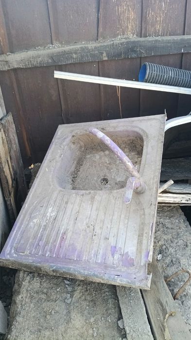 Продам раковину со смесителем