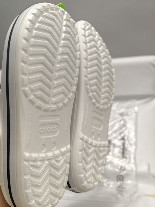 Crocs crocband albi noi  41-42