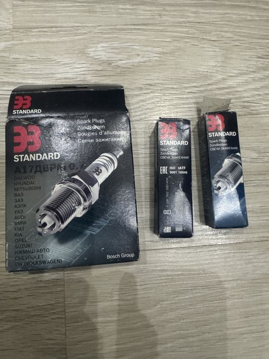 Продается инжектор,свеча для ваз 2107 б/у в рабочим состоянии