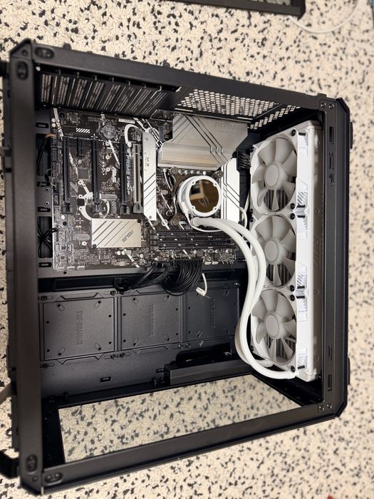PC Asus TUF Gaming - i9 с водно, SAPPHIRE RX 9070 16GB, 64GB DDR5, 1TB m.2 SSD