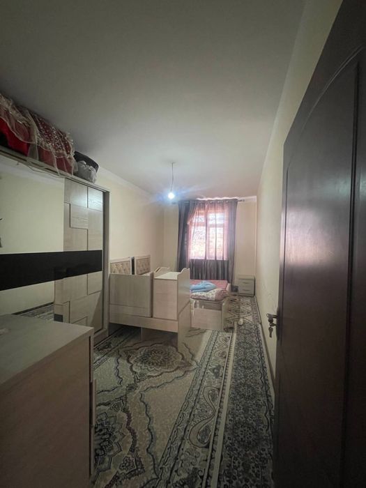 Охангарон шахар марказида 2 хонали уй сотилади.