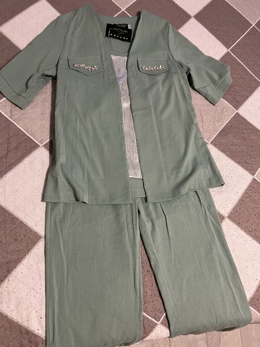 Костюм легкий новый 50 размер