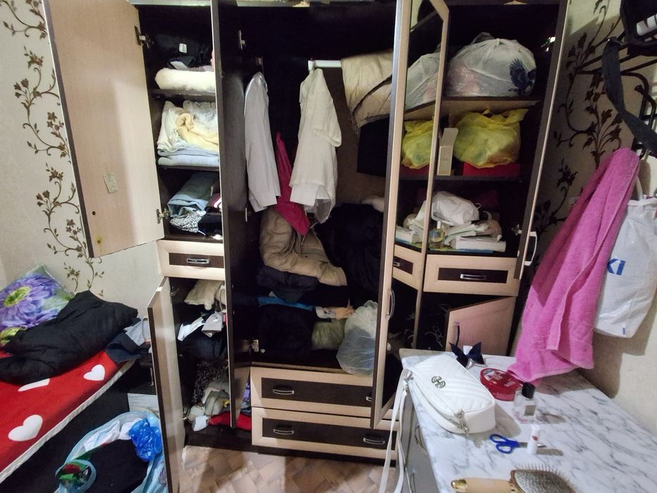 ТОРГ. ПРОДАМ ШКАФ Хорошом Состаянии