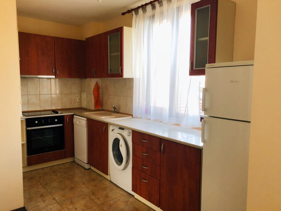Дава се под наем Тристаен апартамент в Пловдив, Кършияка - 120 кв.м за 550 € - Снимка #1