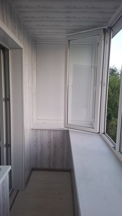 Продаётся двухкомнатная квартира, 7 мкр