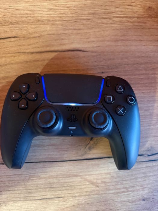 Черен джойстик за PlayStation 5
