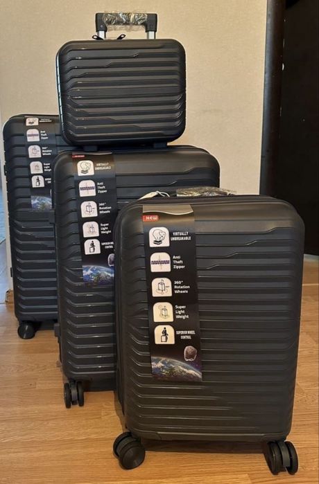 Чемоданы 4 в 1 набор