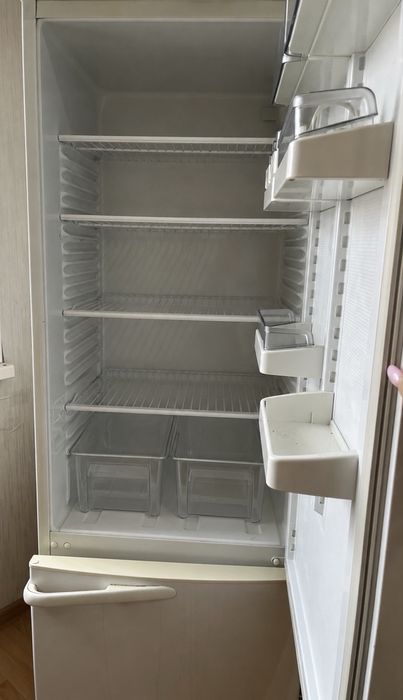 Продам холодильник