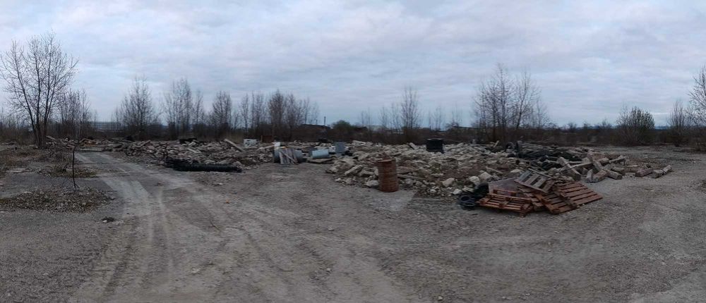 Moloz, masini, țevi, tubuturi beton