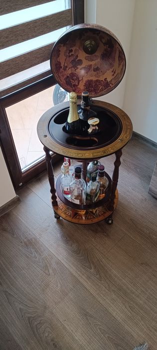 Глобус за бутилки - мини бар