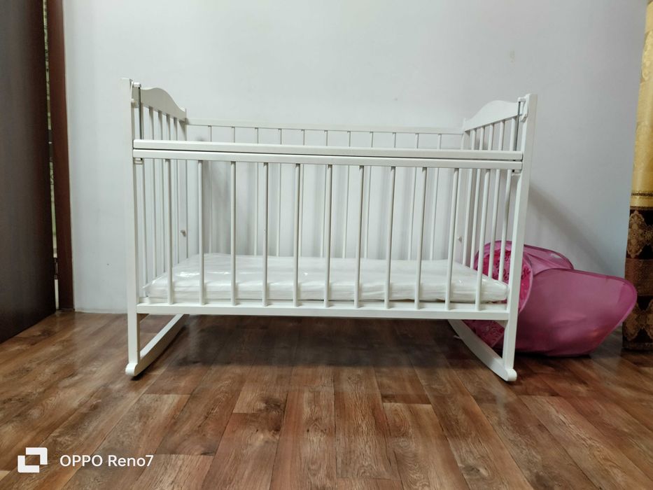 Детьская кровать,манеж.