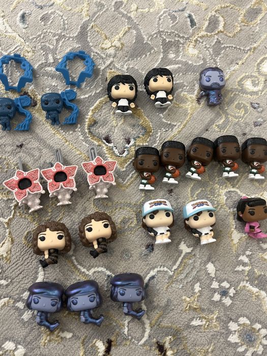 Фигурки киндер джой осд (очень странные дела)