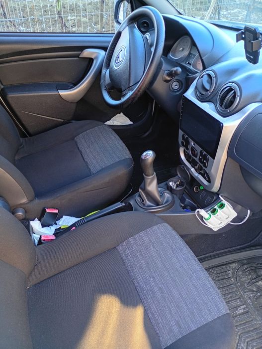 Vând Dacia Duster 1.6 benzina