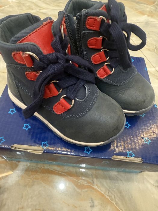 Детская обувь кроссовки и ботинки