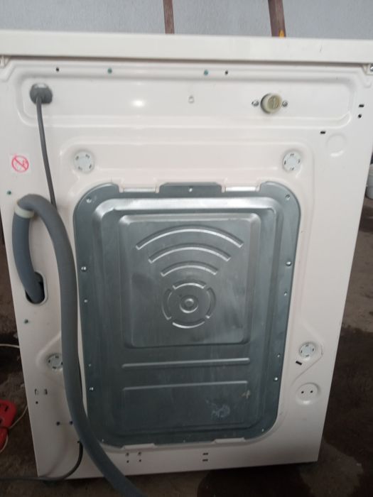Стиральная машина LG 7KG в хорошем состоянии