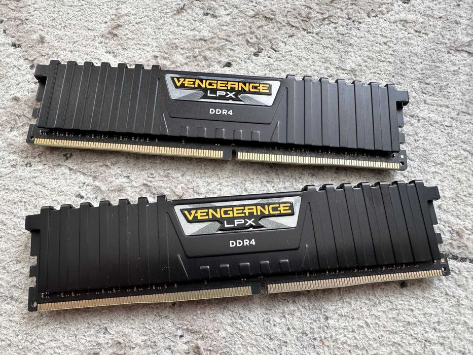 Оперативная Память / RAM Corsair Vengeance LPX 16GB (8x2) DDR4 2400MHz