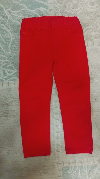 Меняю темно-красные джинсы на мальчика 4-5 лет на 2 КЗ шоколадки