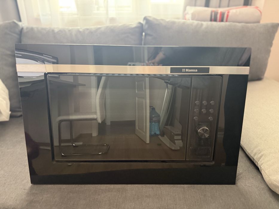 Микровълнова фурна за вграждане Hansa AMG20BFH, 20 л, 700 W Черна