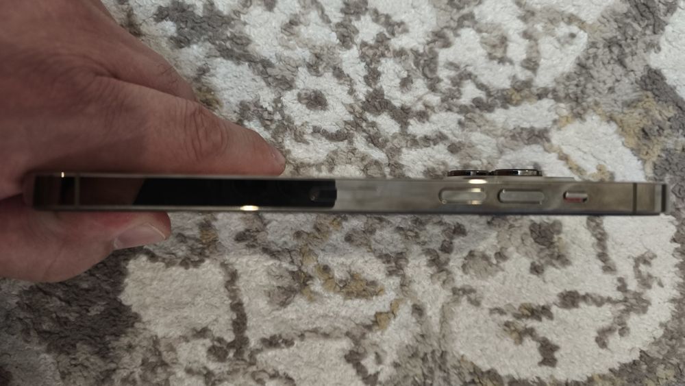 iPhone 14 pro max gold