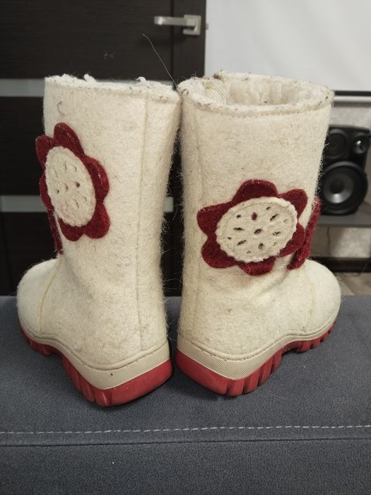 Продам валенки на девочку