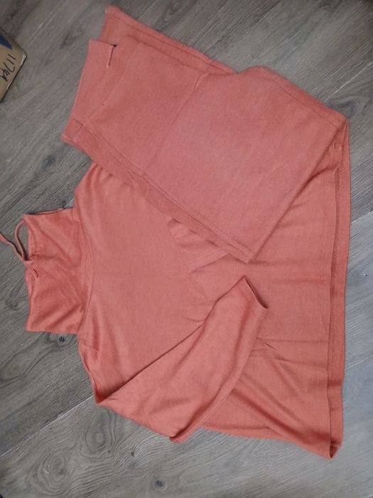 Спортивные костюмы, кофты в хорошем состоянии