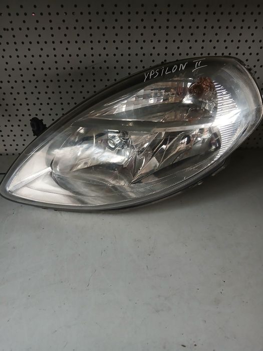 Ляв фар Lancia Ypsilon 2