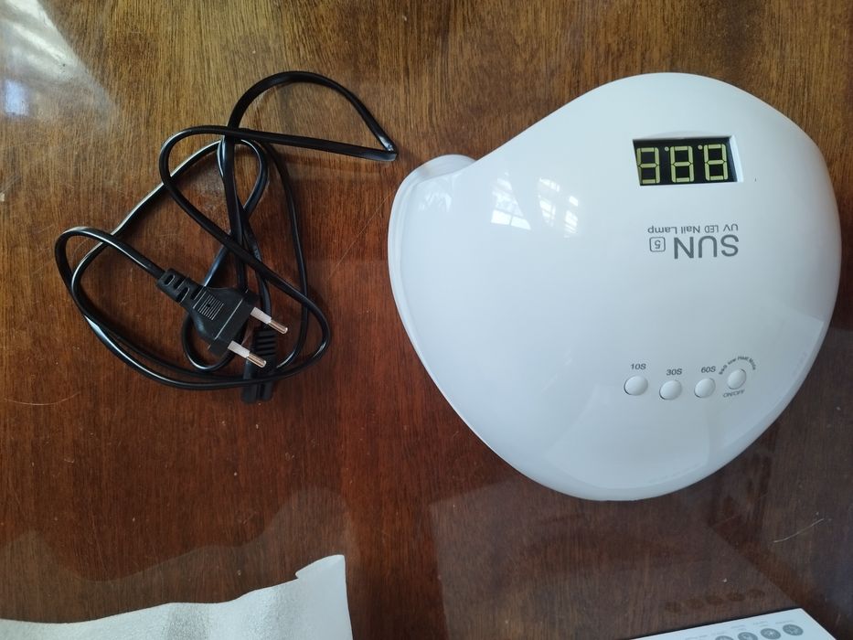 LED/UV лампа за маникюр