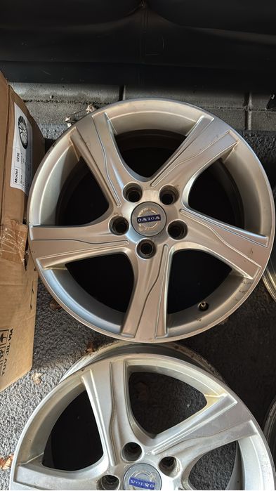 Jante R-Design  Volvo V40 S40 V60 S60   16” 5x108