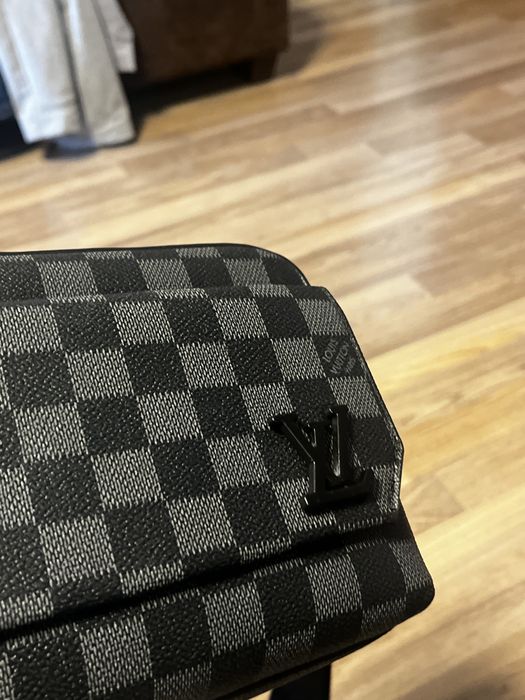 Louis vuitton чанта мъжка